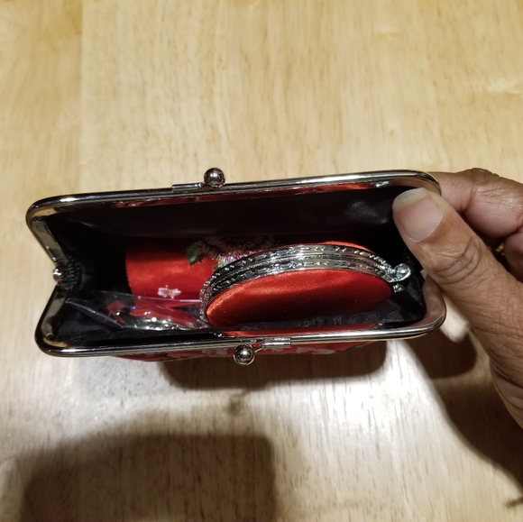 PURSE with compact mirror, lipstick holder & hook - Picture 4 of 8